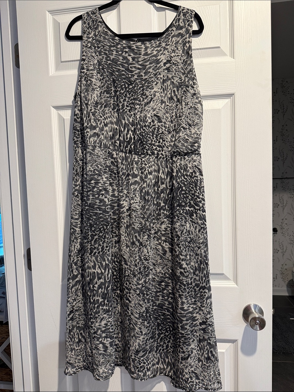 Women’s Gray & White Print Dress